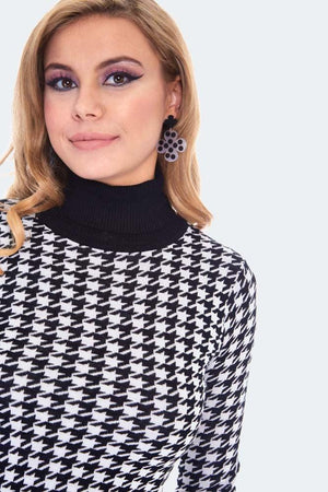 Houndstooth Rollneck Sweater-Voodoo Vixen-Dark Fashion Clothing